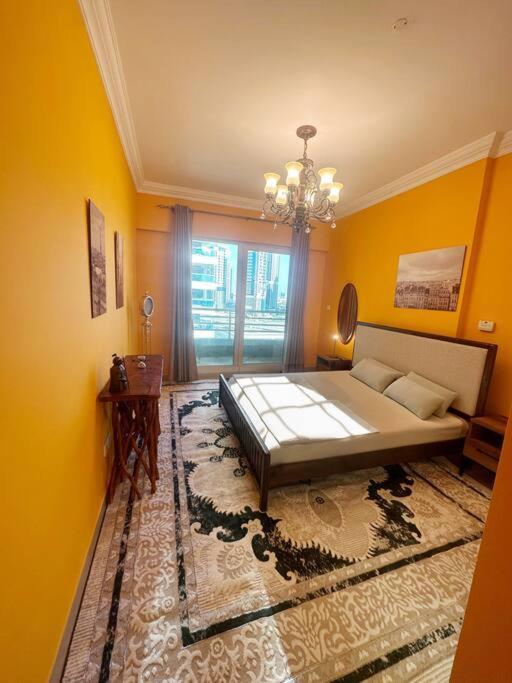 Tuscan Style Marina Luxe 1 Bedroom Sleeps 4, Near Dubai