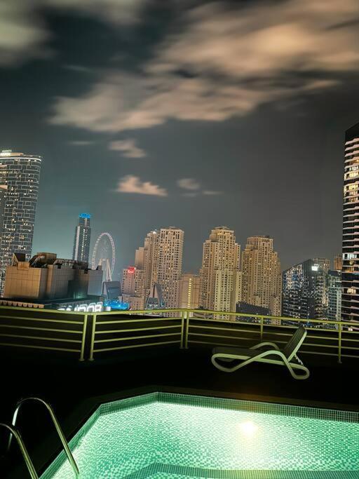 Tuscan Style Marina Luxe 1 Bedroom Sleeps 4, Near Apartment Dubai