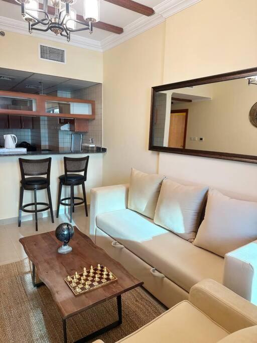 Tuscan Style Marina Luxe 1 Bedroom Sleeps 4, Near * Dubai